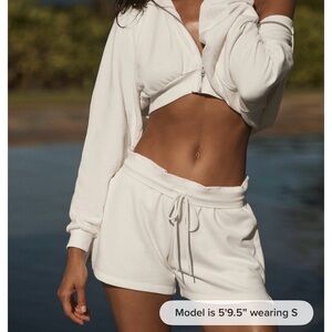 ALO Yoga Cream Athletic Shorts